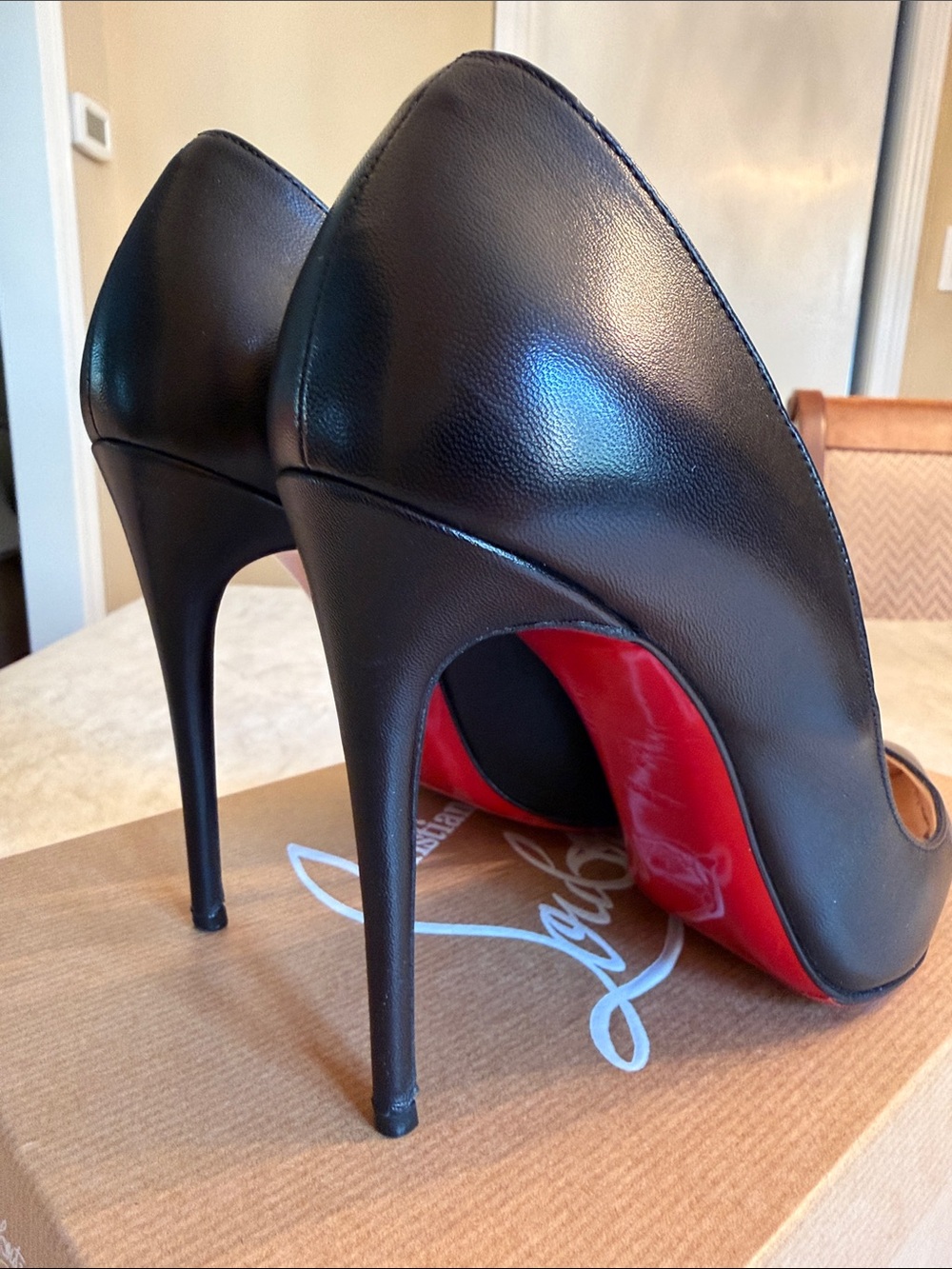 Christian Louboutin Black Pointed-Toe Leather Pumps - Picture 4 of 9